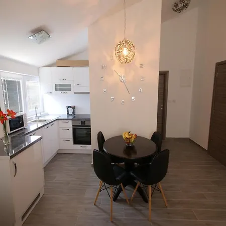 Maza - One Bedroom Antonio Apartment Zadar
