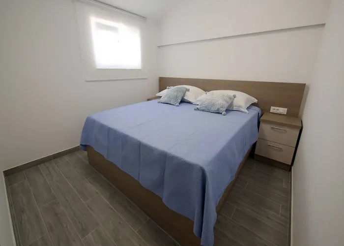 Maza - One Bedroom Antonio