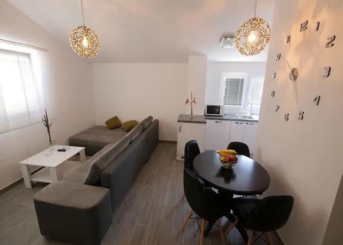 아파트 Maza - One Bedroom Antonio 자다르