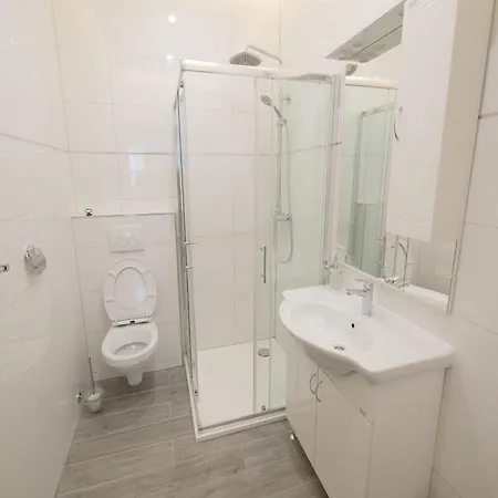Apartment Maza - One Bedroom Antonio Zadar
