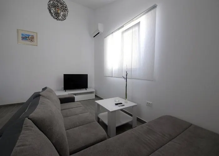 Maza - One Bedroom Antonio Апартаменты