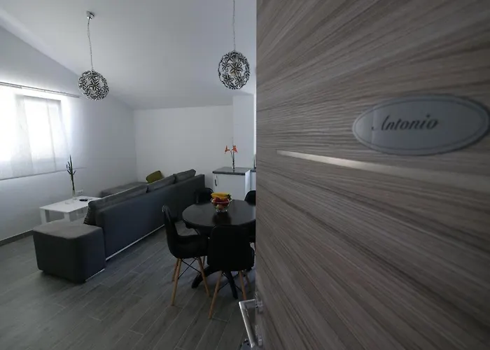 Apartment Maza - One Bedroom Antonio Zadar