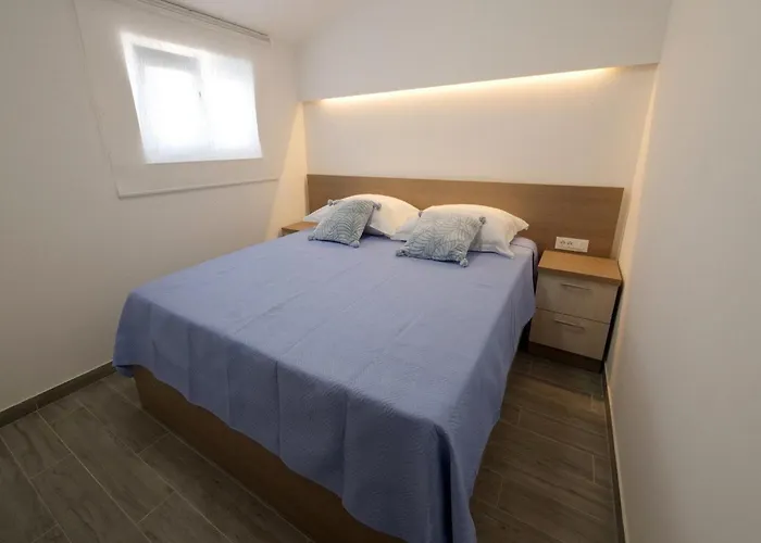 Apartment Maza - One Bedroom Antonio *