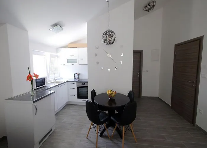 Maza - One Bedroom Antonio Апартаменты *
